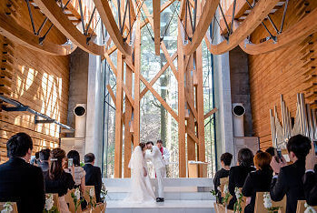 挙式のキスシーン