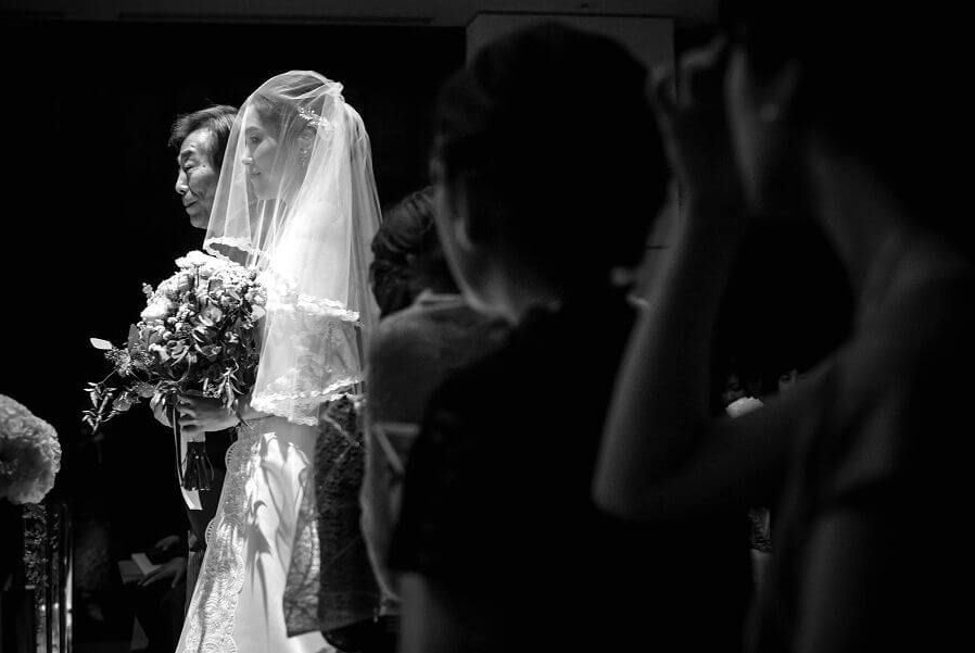 新婦と父の入場シーン