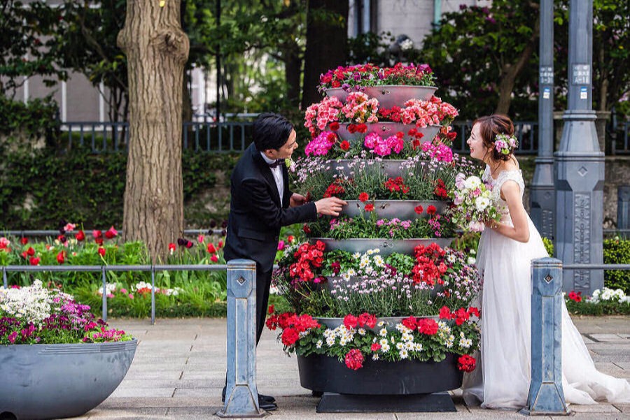 綺麗な花と一緒に撮るフォトウエディング