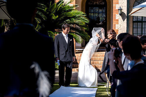 新婦のベールダウン