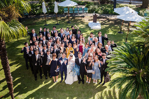 挙式後の全員集合写真